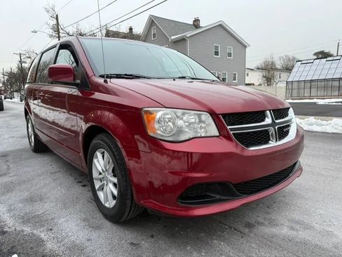 Used 2014 Dodge Grand Caravan SXT image 11