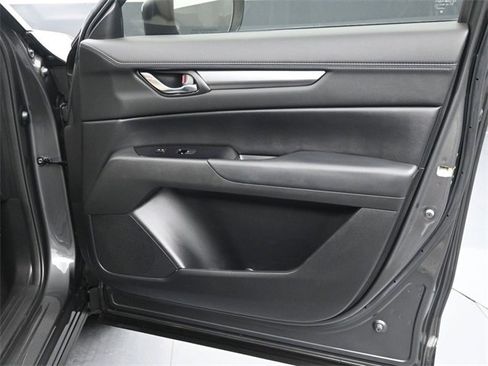 Used 2021 MAZDA CX-5 Touring image 11