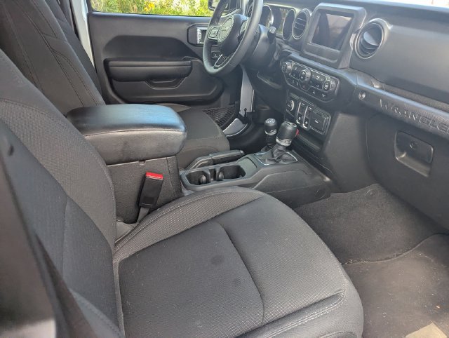 Used 2023 Jeep Wrangler Sport AWD/4WD image 6