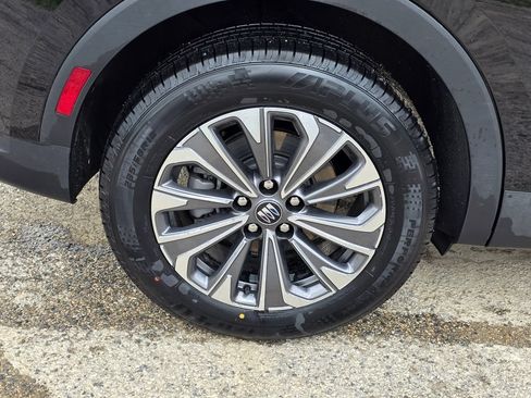 Used 2024 Buick Envision Preferred AWD/4WD image 10