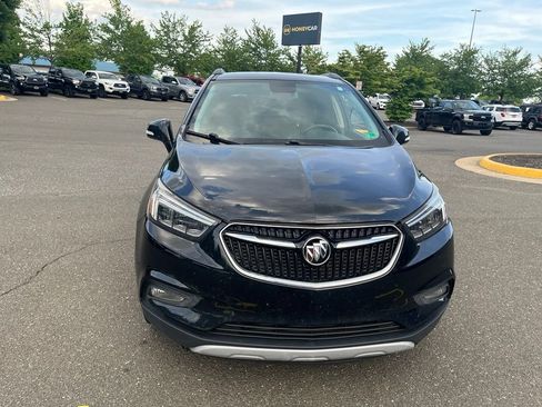 Used 2020 Buick Encore Essence FWD image 2