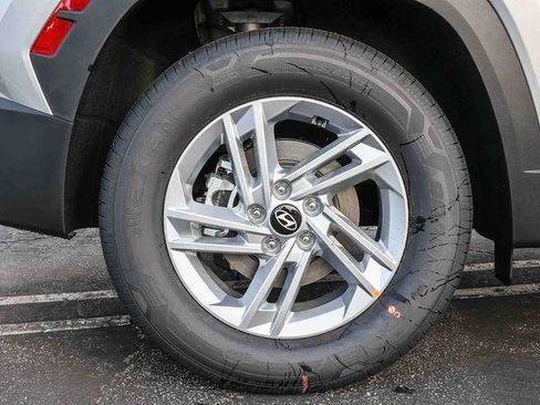 New 2026 Hyundai Tucson SE image 8