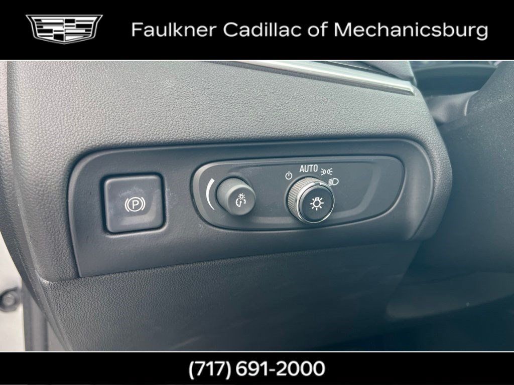 Used 2020 Buick Enclave Essence w/ Sound and Sites Package FWD image 28