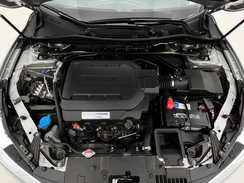 Used 2017 Honda Accord Touring image 25