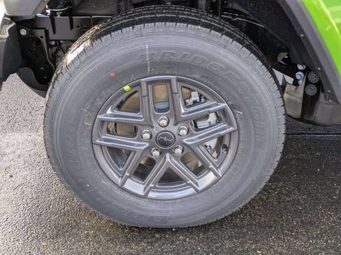 New 2026 Jeep Gladiator Sport AWD/4WD image 36
