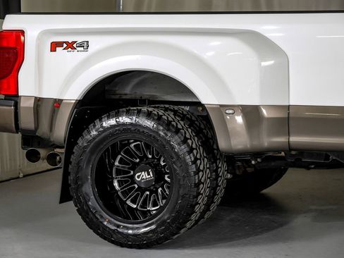 Used 2022 Ford F350 Lariat w/ Lariat Ultimate Package image 7