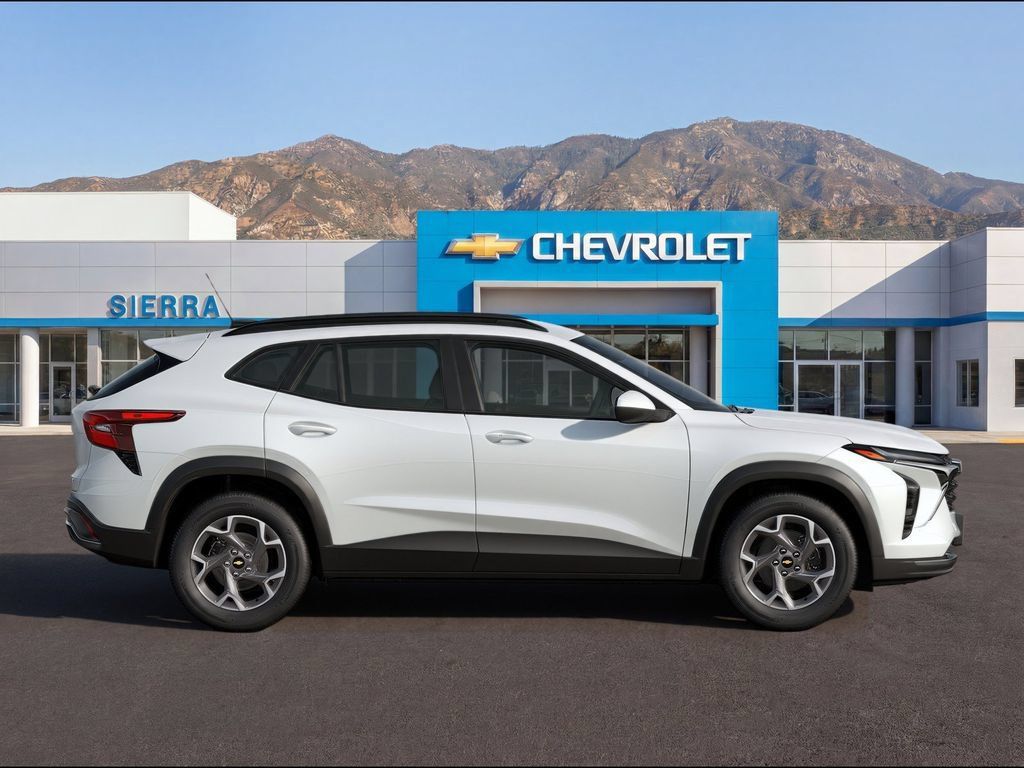 New 2026 Chevrolet Trax LT w/ LT Convenience Package FWD image 3