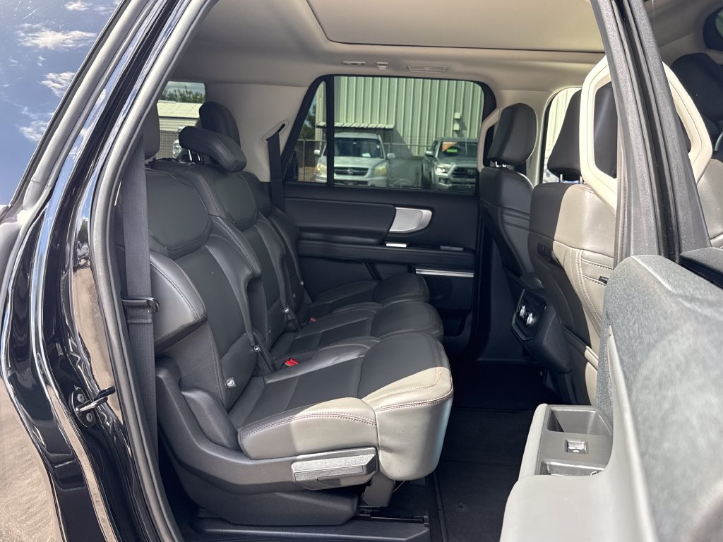 Used 2025 Ford Expedition Max Active RWD image 31