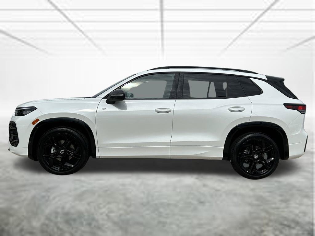 New 2026 Volkswagen Tiguan SE R-Line FWD image 3
