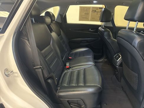 Used 2019 Kia Sorento EX AWD/4WD image 14
