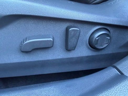 Used 2025 Subaru Outback Premium image 19