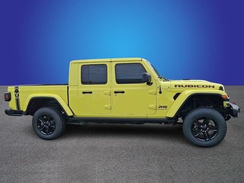 Used 2023 Jeep Gladiator Rubicon w/ Cold Weather Group AWD/4WD image 4