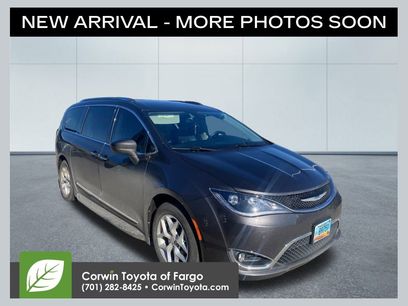Used 2018 Chrysler Pacifica Touring-L w/ Tire & Wheel Group