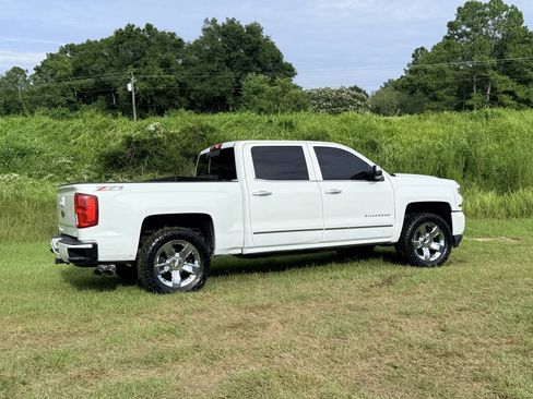 Used 2017 Chevrolet Silverado 1500 LTZ Z71 w/ LTZ Plus Package AWD/4WD image 5