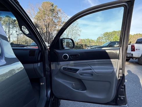Used 2015 Toyota Tacoma 4x4 Access Cab image 20