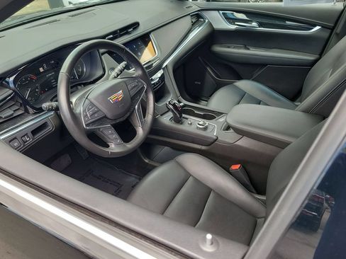 Certified 2023 Cadillac XT5 Premium Luxury FWD image 10