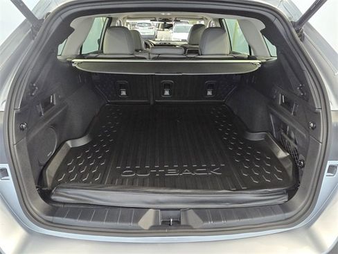 Used 2025 Subaru Outback Limited image 10