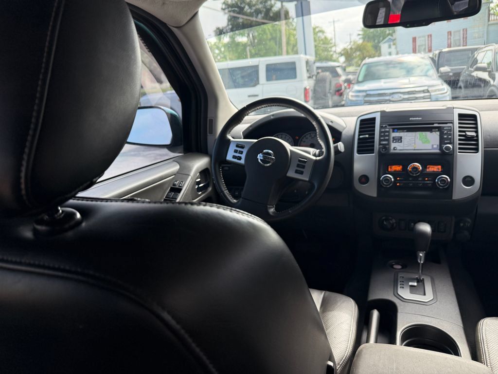 Used 2020 Nissan Frontier PRO-4X w/ Pro-4x Utility Package AWD/4WD image 25