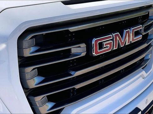 Used 2019 GMC Sierra 1500 AT4 w/ Off Road Performance Package AWD/4WD image 37