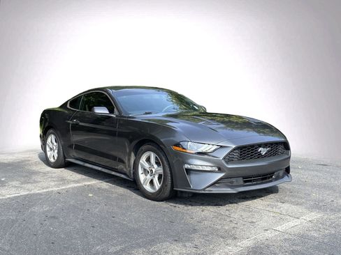 Used 2019 Ford Mustang Coupe RWD image 2