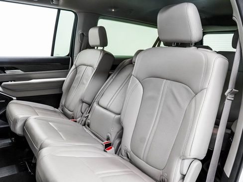 Used 2024 Jeep Wagoneer L Series II w/ Flexible Seating Group AWD/4WD image 45