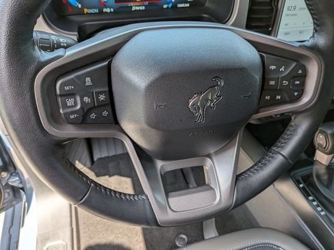 Used 2025 Ford Bronco Outer Banks AWD/4WD image 22