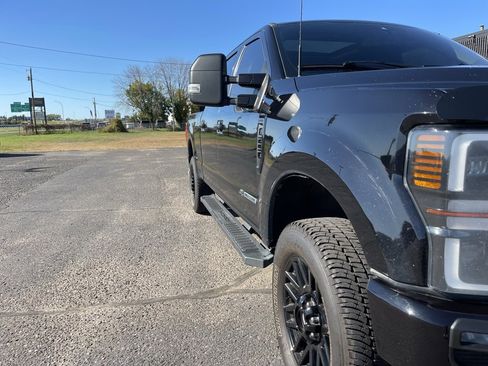 Used 2022 Ford F250 Lariat w/ Black Appearance Package image 15