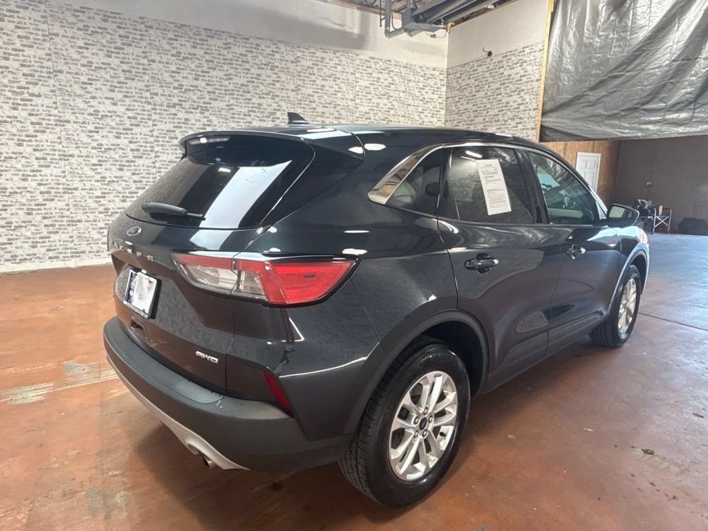 Used 2022 Ford Escape SE w/ Cold Weather Package AWD/4WD image 7