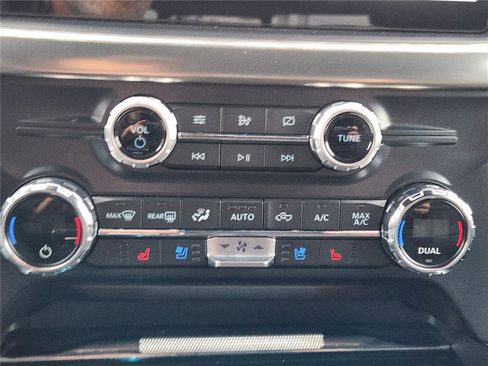 Certified 2021 Ford F150 Lariat AWD/4WD image 20