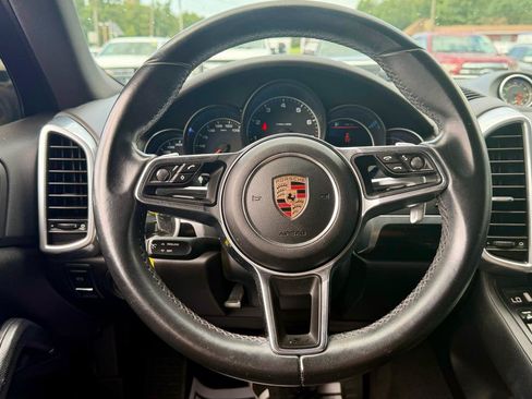Used 2016 Porsche Cayenne AWD/4WD image 25