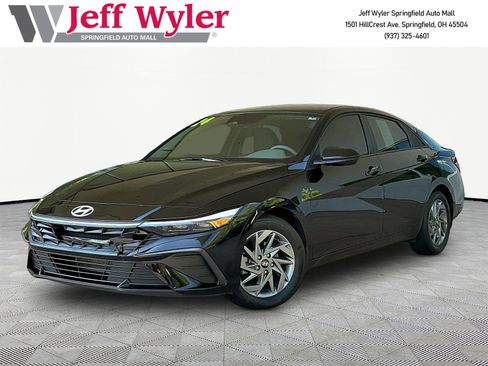 Used 2024 Hyundai Elantra SEL FWD image 1