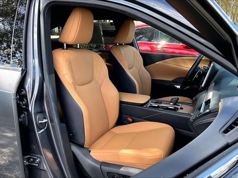 Used 2025 Lexus RX 350 Premium w/ Accessory Package (Z1) image 9