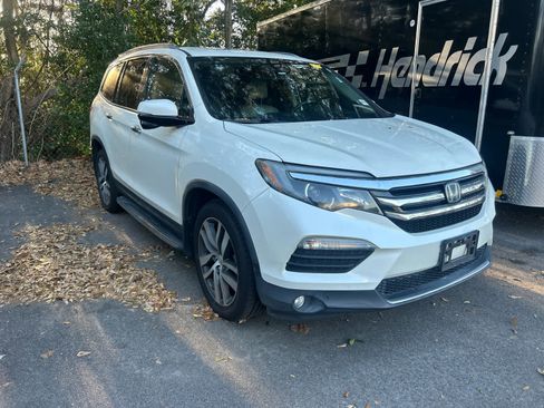 Used 2016 Honda Pilot Touring image 3
