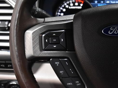 Used 2019 Ford F150 Limited w/ Trailer Tow Package image 9