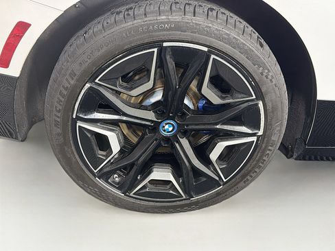 Used 2024 BMW iX xDrive50 w/ Premium Package AWD/4WD image 36