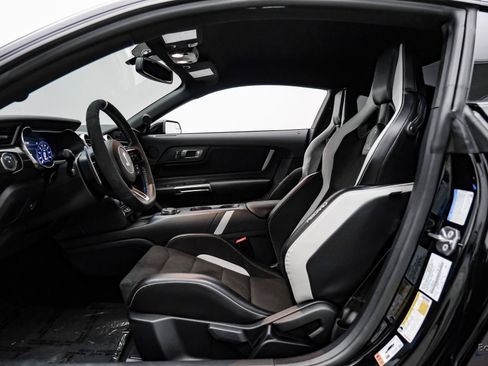 Used 2020 Ford Mustang Shelby GT500 w/ Carbon Fiber Track Pack image 31