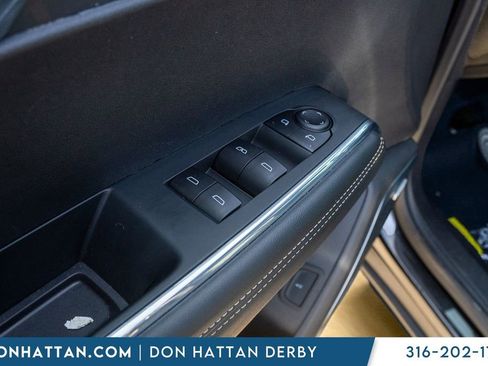 Used 2025 GMC Acadia Elevation image 15