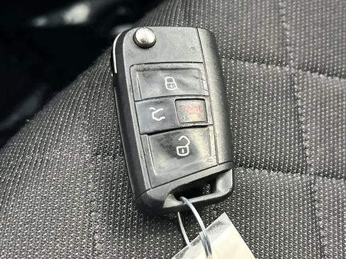 Used 2021 Volkswagen Atlas Cross Sport S image 27