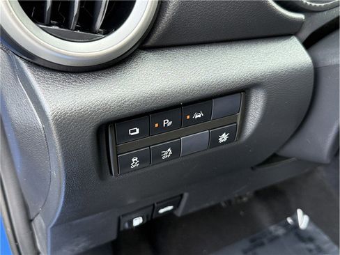 Used 2020 Nissan Versa S image 14