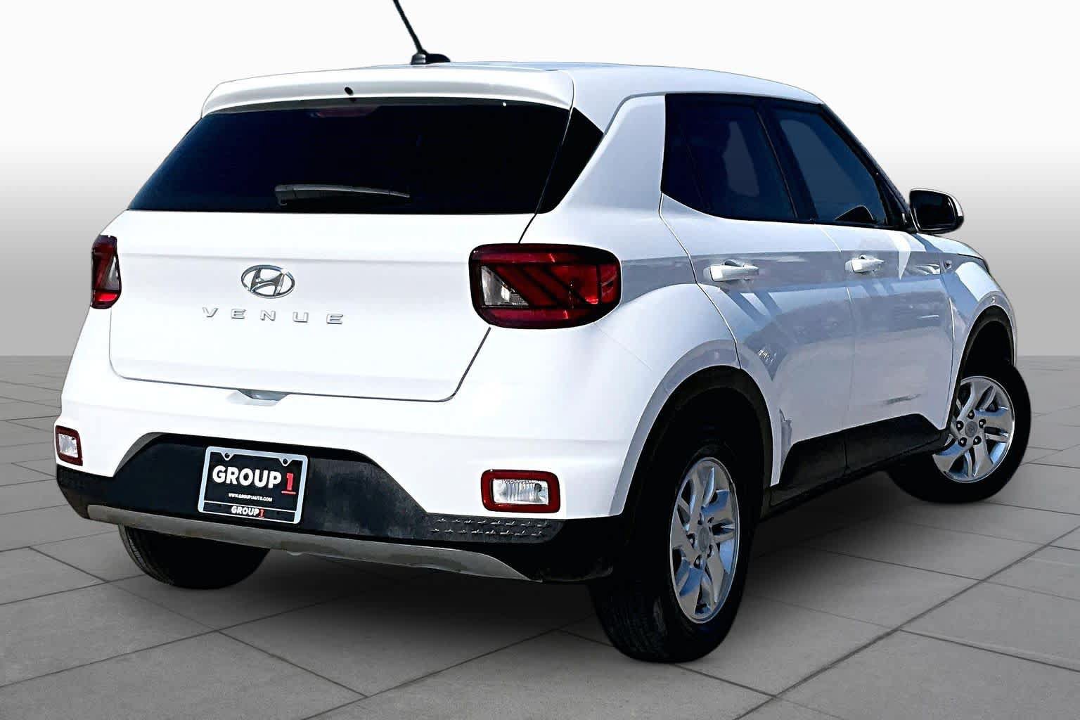 Used 2026 Hyundai Venue SE FWD image 12