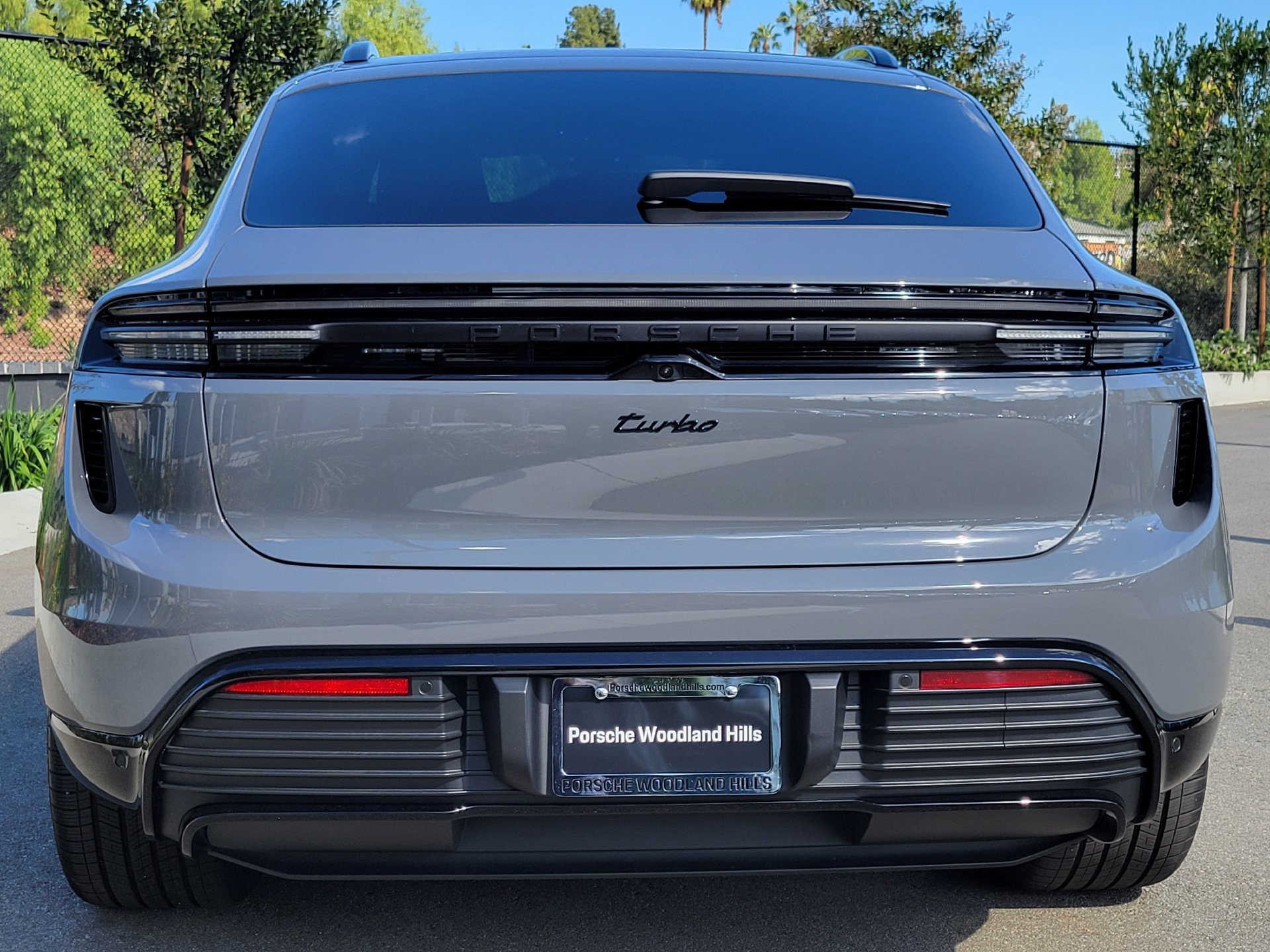 Used 2025 Porsche Macan Turbo Electric AWD/4WD image 6