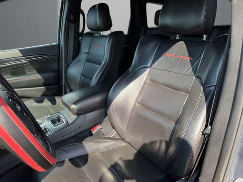 Used 2018 Jeep Grand Cherokee Trailhawk w/ Trailhawk Luxury Group AWD/4WD image 14