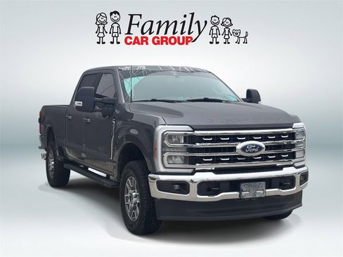 Used 2024 Ford F250 Lariat image 2