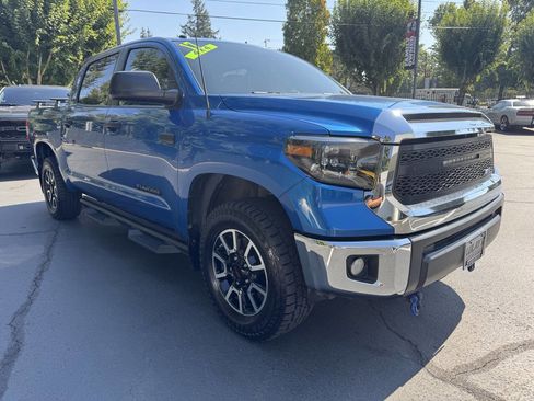 Used 2017 Toyota Tundra SR5 image 7