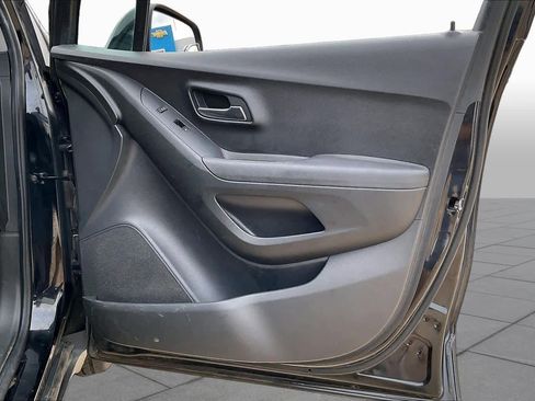Used 2019 Chevrolet Trax LS w/ Tint and Cruise Package FWD image 22
