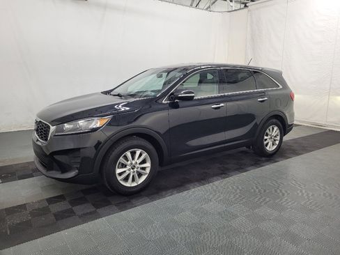 Used 2020 Kia Sorento LX FWD image 2