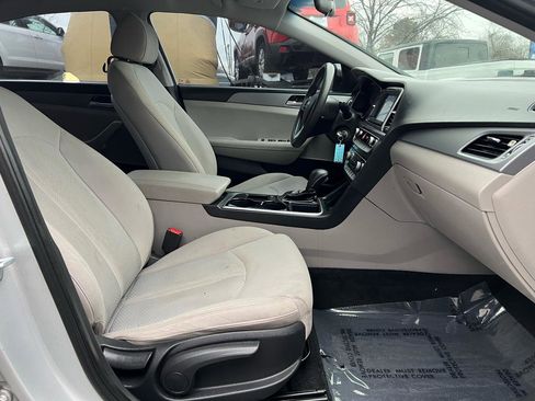 Used 2019 Hyundai Sonata SE FWD image 16