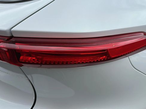 Used 2023 Toyota Venza LE AWD/4WD image 34