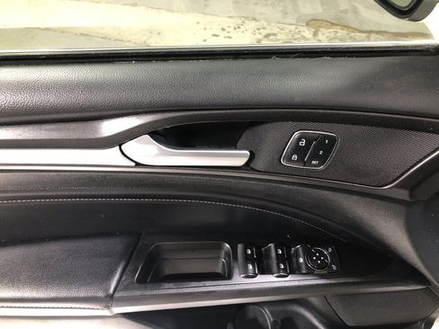 Used 2017 Ford Fusion Titanium image 21