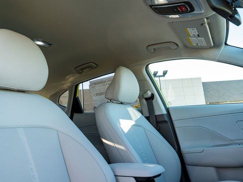 New 2026 Hyundai Kona SEL Premium image 12
